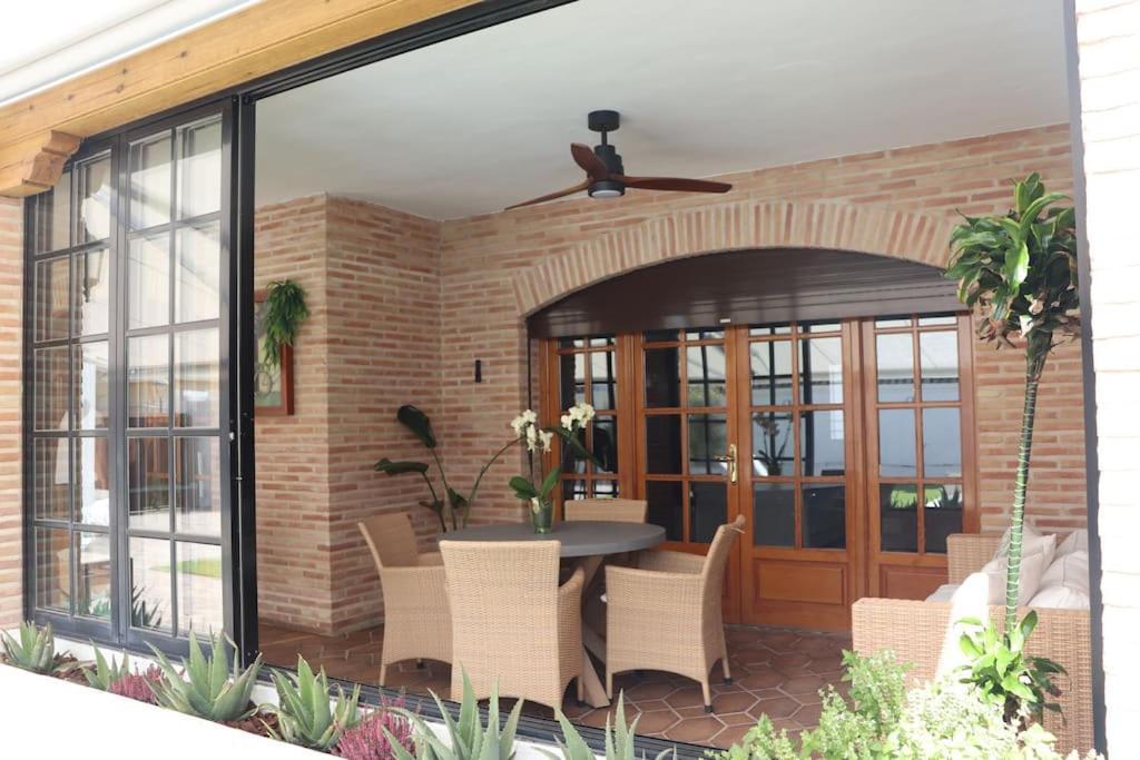 La Casa De Enfrente Villa Herencia Екстериор снимка
