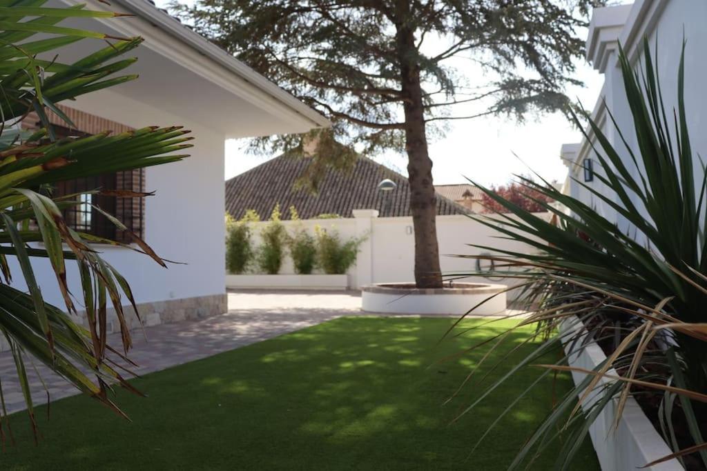 La Casa De Enfrente Villa Herencia Екстериор снимка